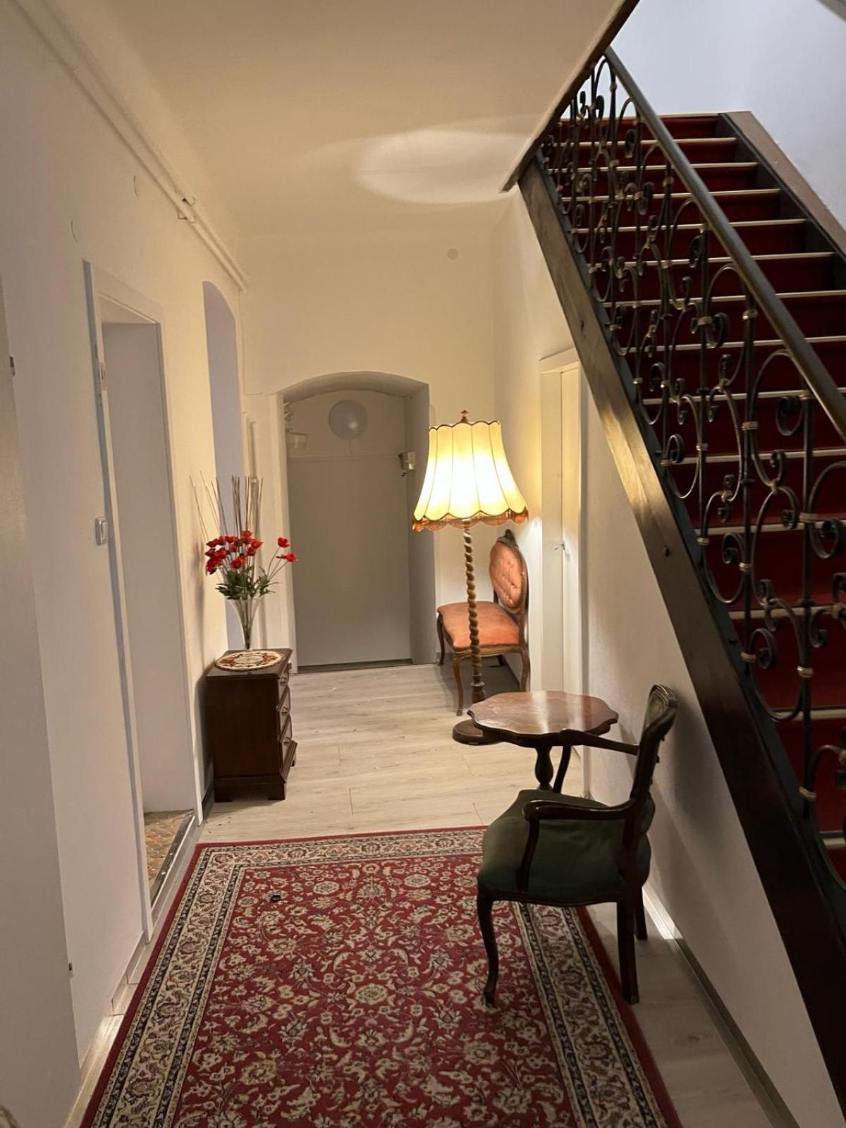 City Hotel Post 22 因河畔布劳瑙 外观 照片